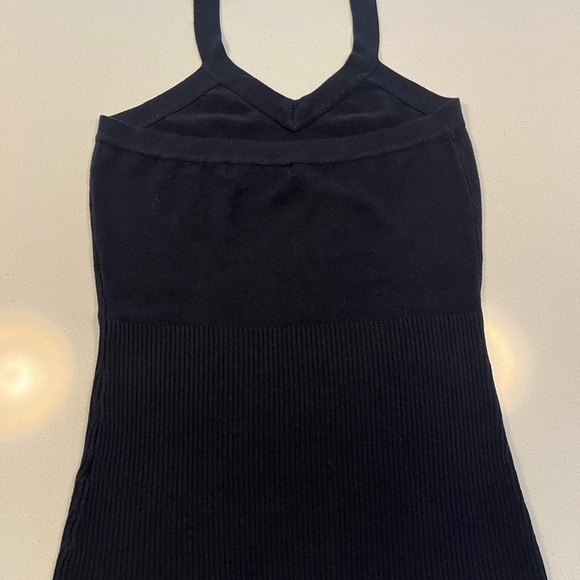 Sleeveless black top - Picture 2 of 4